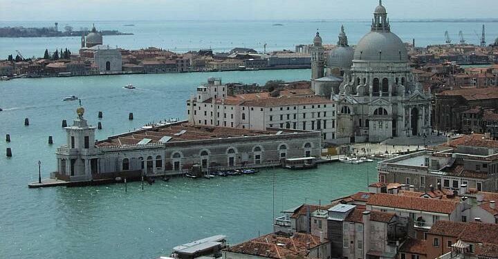 Puerto de Venecia registra alza en servicio a cruceros