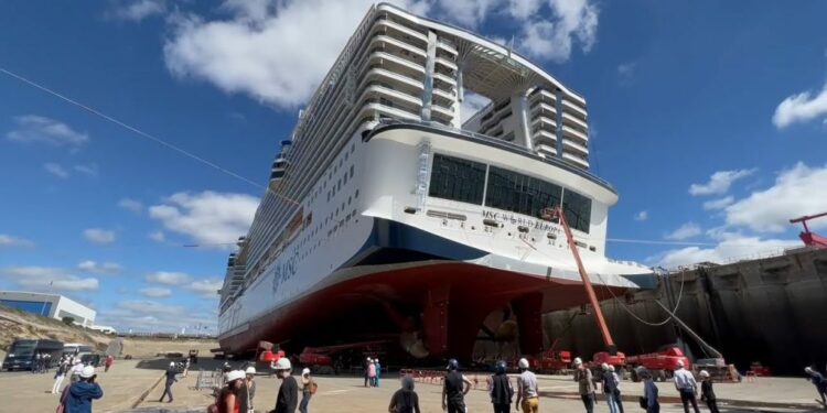 Vista del crucero MSC World Europa.