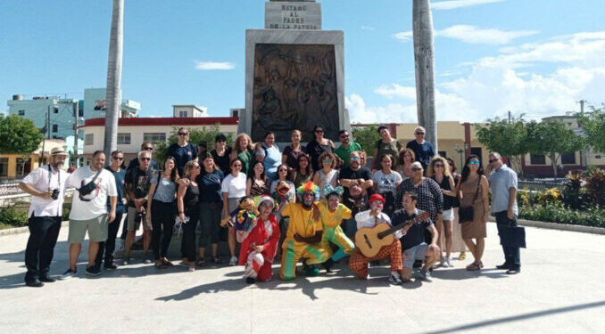 🔊 Realizan recorrido por Bayamo turoperadores españoles (+ audio y fotos)