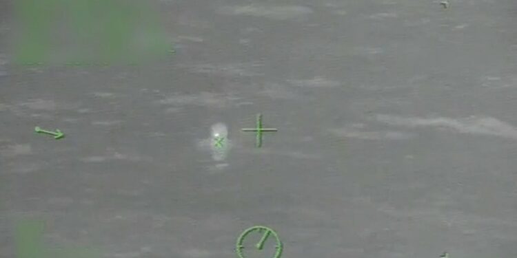 Rescatan a un pasajero de un crucero que cayó al agua tras varias horas en el Golfo de México – Telemundo 52