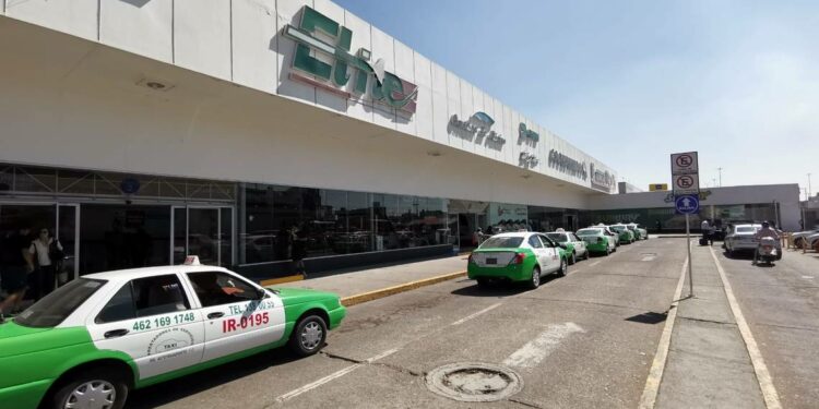 Retrasan viajes matutinos en bus de Irapuato a Celaya por disturbios en carretera panamericana - El Sol de Irapuato