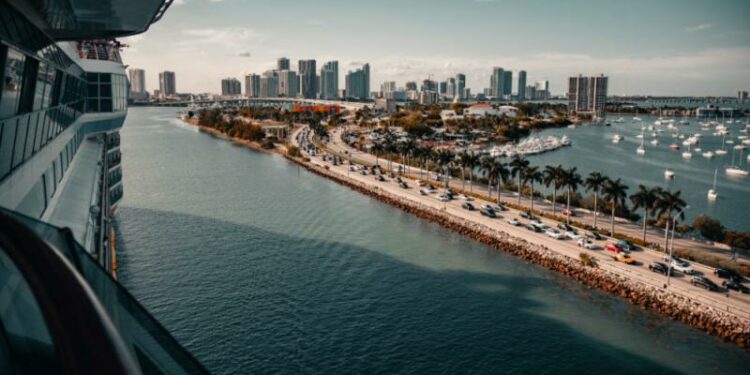Royal Caribbean construirá nueva terminal en Miami