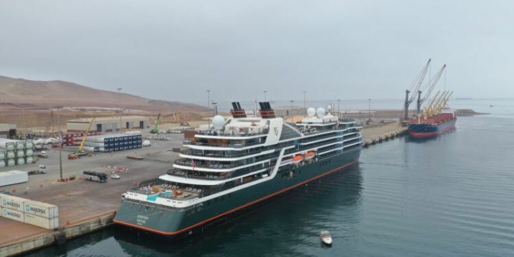 Segundo crucero llega a Paracas desde Islandia tras flexibilizarse medidas por la pandemia