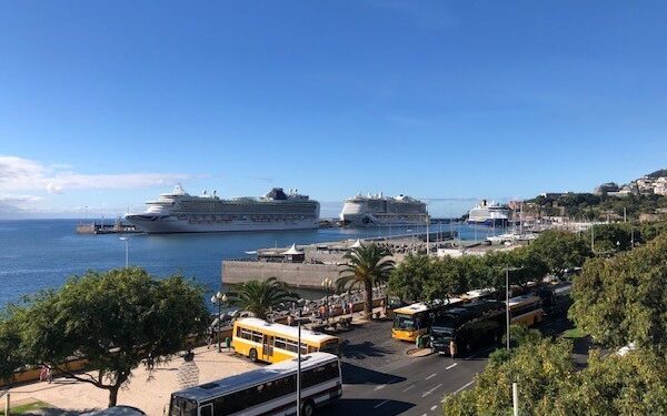 Seis cruceros arriban a Puerto de Funchal