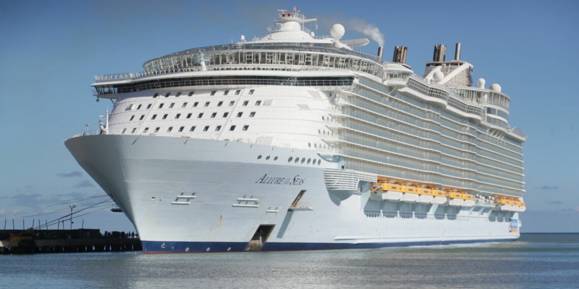 Taíno Bay recibe “Allure of the Seas” uno de los barcos más grande del mundo; visita deja importante aporte económico en Puerto Plata