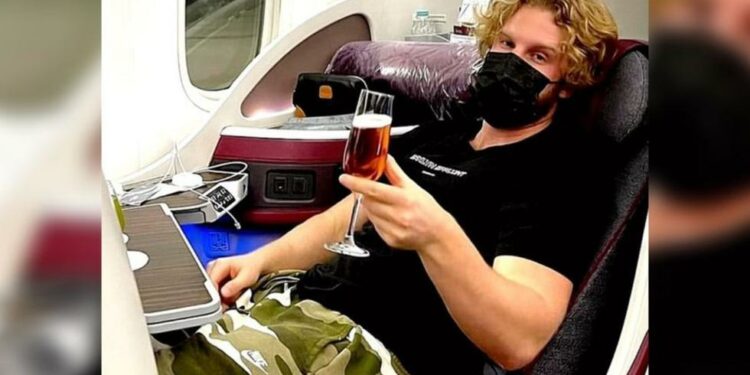 TikTok | Los consejos de un "hacker de viajes" para conseguir vuelos baratos | Video viral | nnda nnrt | MISCELANEA