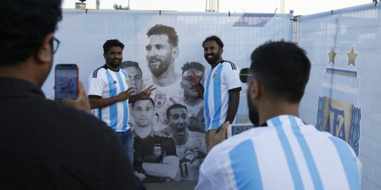 Argentina enfrenta a Emiratos Árabes en el último amistoso antes del Mundial de Qatar