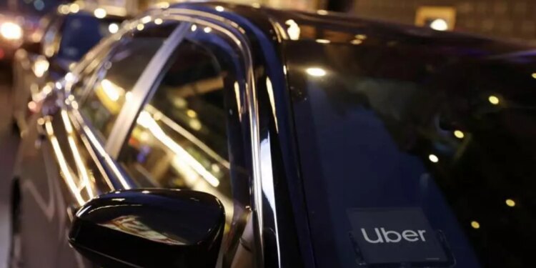 Uber prevé una ganancia operativa superior a estimaciones gracias a recuperación de los viajes
