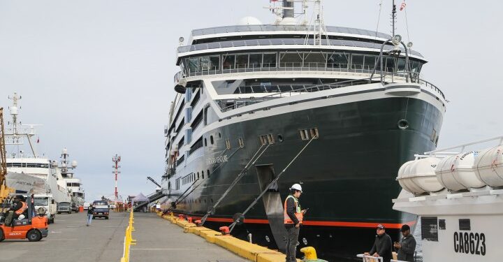 Vigilancia, testeo y responsabilidad: tres consideraciones para evitar aumento de casos tras arribo de cruceros