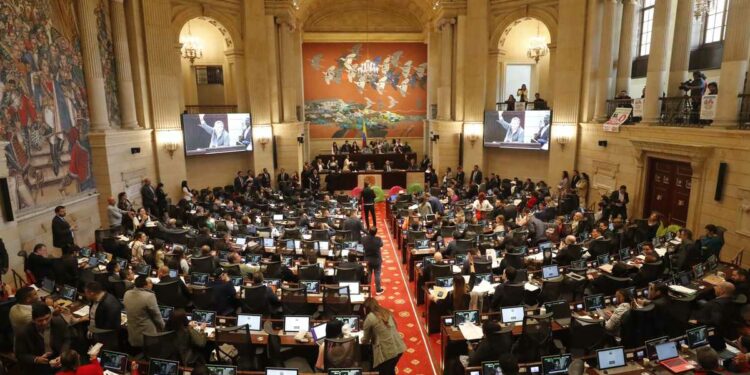 congresistas tendrán que revelar a la ciudadanía los viajes que hacen y los regalos que reciben