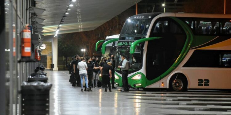 un solo inspector controla los micros los fines de semana por la noche