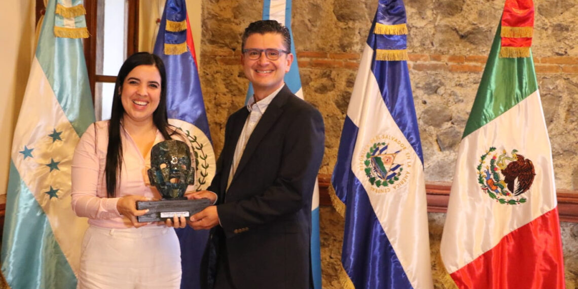 Tag Airlines recibe el reconocimiento por su gran labor en la conectividad y Promoción del Mundo Maya