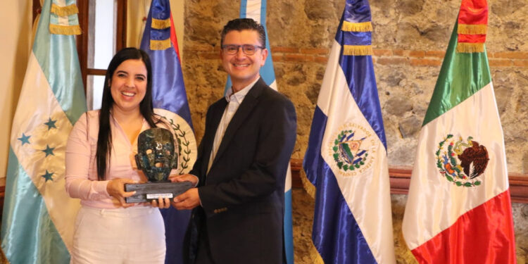 Tag Airlines recibe el reconocimiento por su gran labor en la conectividad y Promoción del Mundo Maya