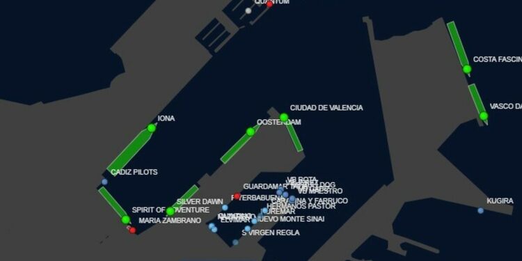 ¿Se queda pequeño el puerto de Cádiz para alojar a tantos cruceros?