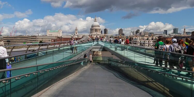 Millennium Bridge