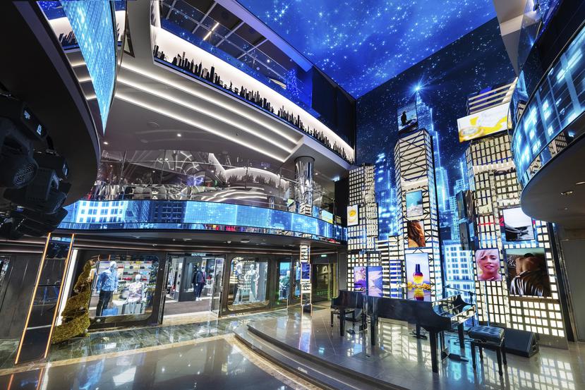 Por dentro, el MSC Seascape tiene elementos de decoración basados en Nueva York y Times Square.