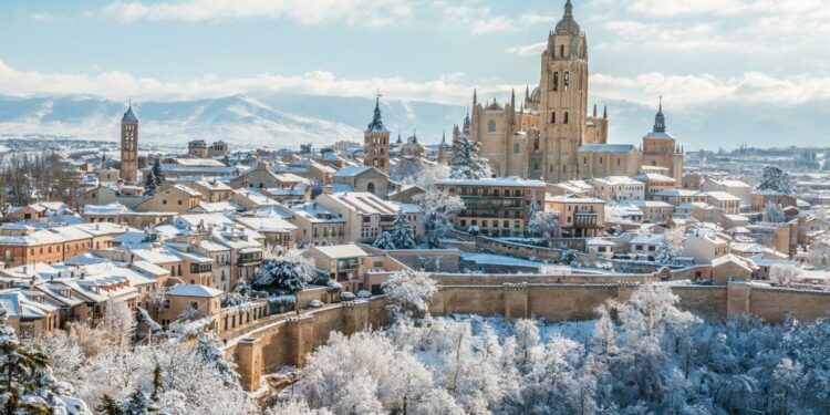 Planes Navidad | Pueblos en España nevados para viajar en Navidad