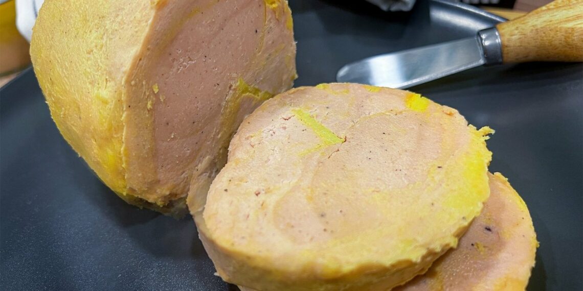 A ver si está va a ser la última Navidad con foie de verdad en la mesa....