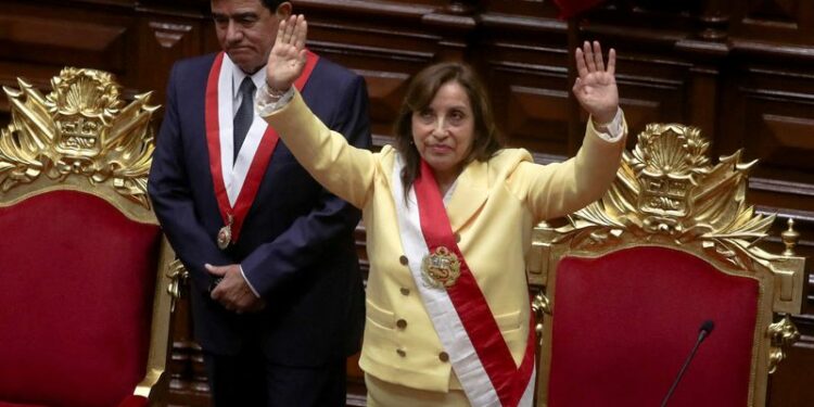 ANÁLISIS-La maldición de los presidentes de Perú será difícil de borrar con la salida de Castillo