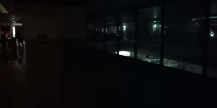 Las instalaciones de la terminal se quedaron en completa oscuridad, este 29 de diciembre a tempranas horas de la mañana.dfd