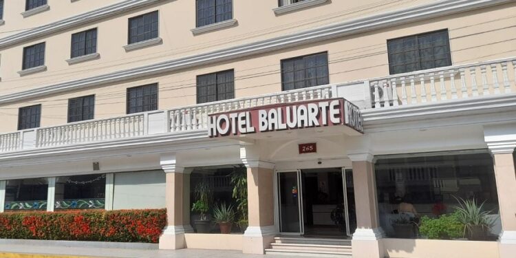 Alertan hoteleros por fraudes en reservaciones vía redes sociales, no caiga