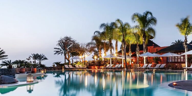 Alta demanda turstica en Navidad con el precio de los hoteles al alza