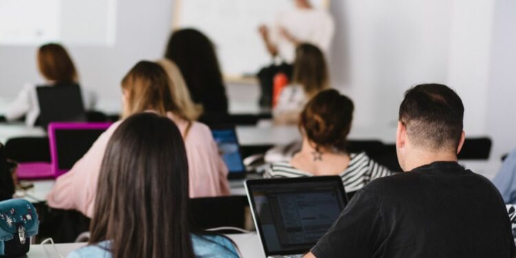 Andalucía Lab impulsa el crecimiento del sector de actividades turísticas