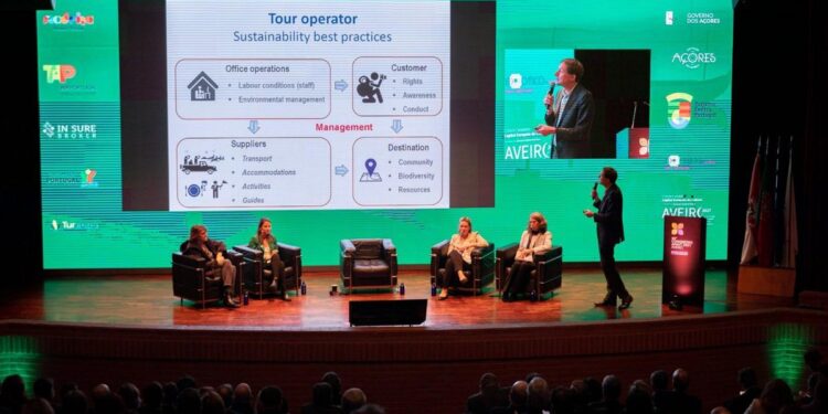 Andalucía promociona su oferta turística entre los agentes de viajes del mercado portugués