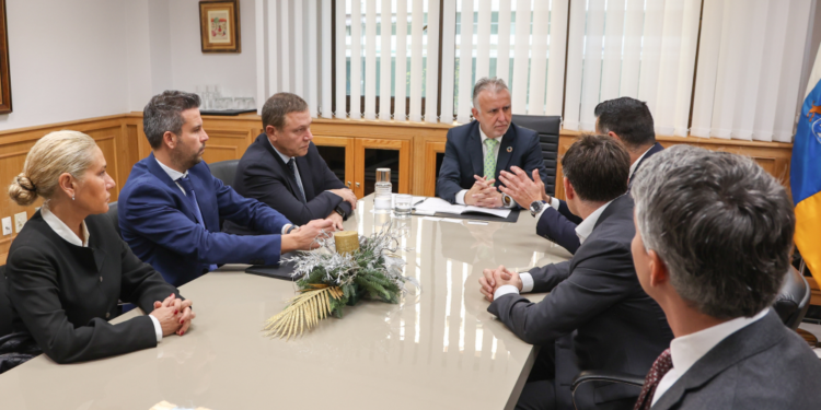 Ángel Víctor Torres se reúne con la cúpula de Global Ports Holding