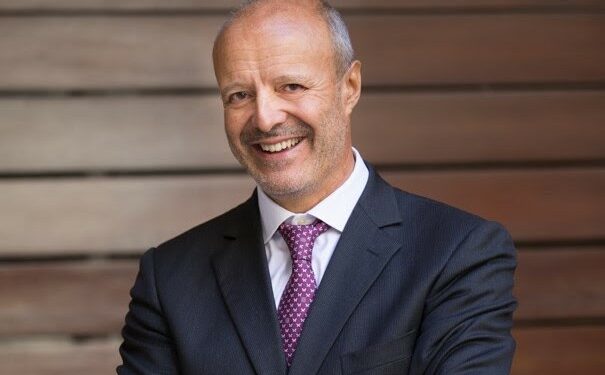 Antoni Llorens, releva a Josep Lluis Bonet como presidente de Alimentaria DARetail. La actualidad del mundo del retail, la distribución comercial, los puntos de venta y las franquicias Antoni Llorens, releva a Josep Lluis Bonet como presidente de Alimentaria