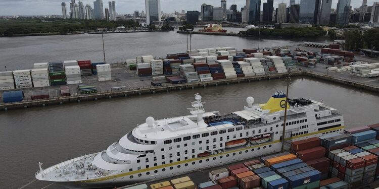 El puerto de Buenos Aires es otro punto de interés para este tipo de turismo Foto AFP