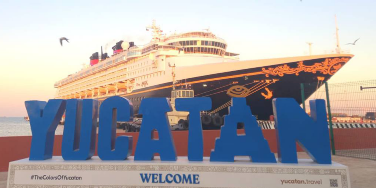 Arriba crucero Disney Magic en Progreso