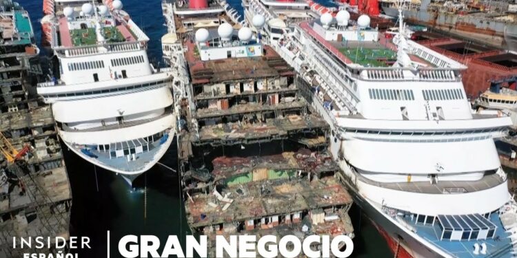 Así es el cementerio donde han acabado los barcos de Carnival y Pullmantur | Noticias de Video, VIDEOS
