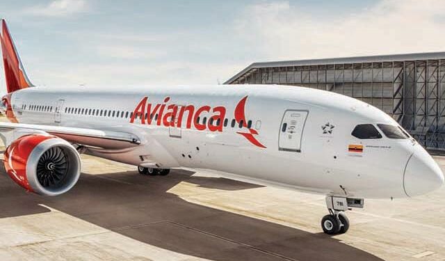 Avianca más cerca del modelo de bajo costo: vende comida a bordo