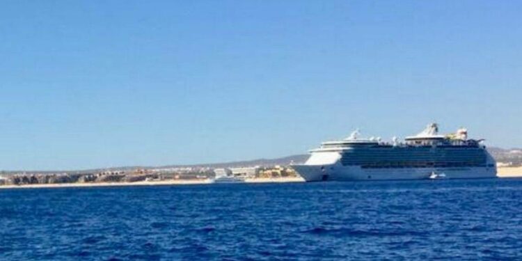Bahía de Cabo San Lucas se engalana con triple arribo de cruceros - El Sudcaliforniano