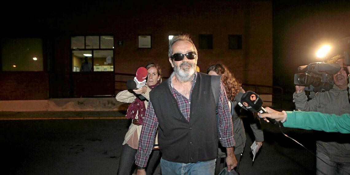 Juan Lanzas, saliendo de prisi