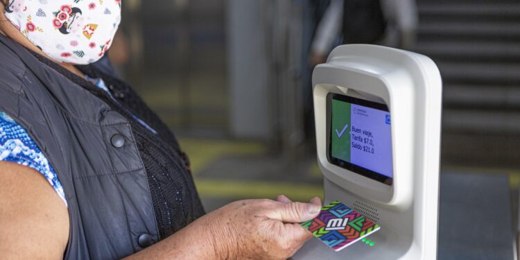 CDMX ganó el primer lugar de los “Calypso Awards 2022″ por la implementación de la Tarjeta de Movilidad Integrada (Foto: Twitter/ @LaSEMOVI)