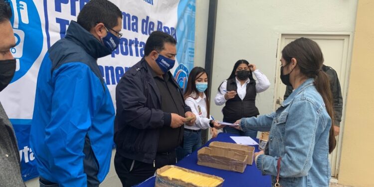 Cadereyta entrega 18 mil viajes al mes a estudiantes para transporte