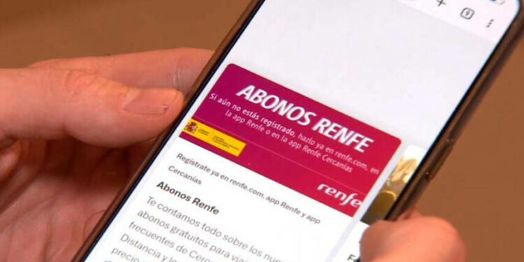 Cara 'B' abonos gratuitos Renfe: Reservas fantasma, viajes de pie