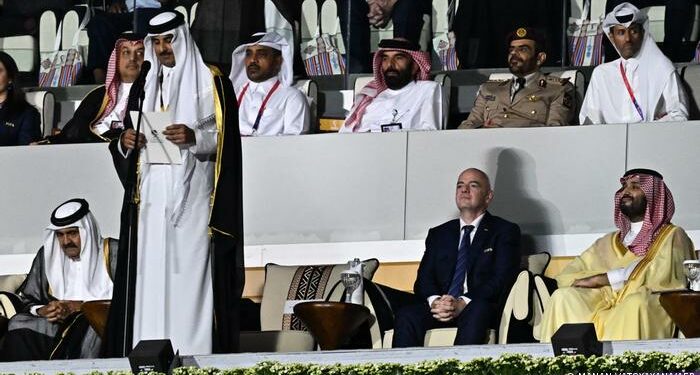 El emir de Qatar, Tamim bin Hamad al-Thani, pronuncia un discurso al inicio del Mundial.