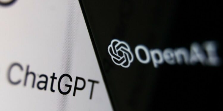 ChatGPT utiliza la inteligencia artificial de OpenAI para generar textos y respuestas coherentes a preguntas y consultas específicas que realicen los usuarios. Foto: Reuters