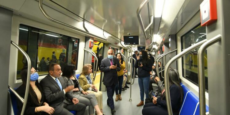 Con la bendición sacerdotal salieron los primeros viajes de familiarización del Metro de Quito | Ecuador | Noticias