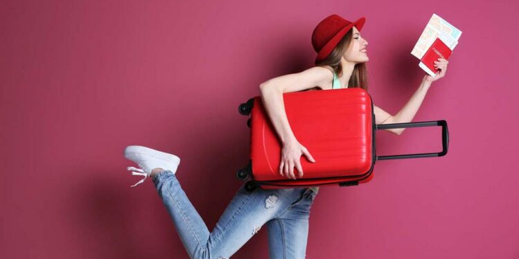 Correr con maletas y otros mitos para viajar este 2023 | Año nuevo | cábalas | tradiciones | cábalas de año nuevo | 2023 | viajar | viaje | VAMOS