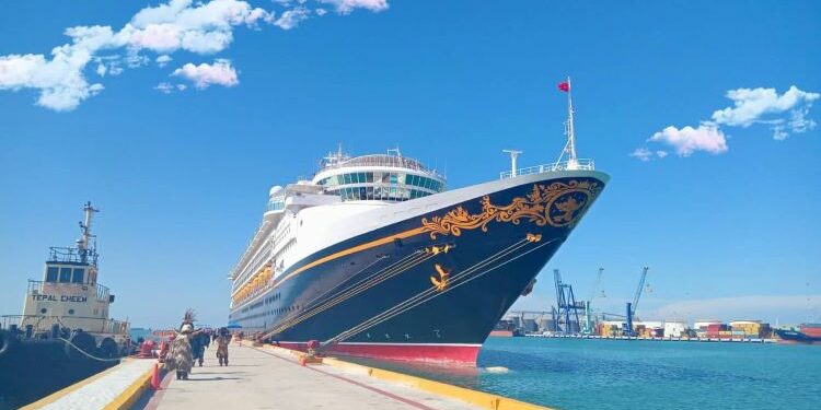 Crucero Disney Magic Arriba a Progreso Yucatán con Más de Dos Mil Quinientos Pasajeros - Diario Cambio 22