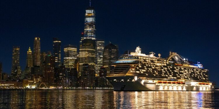 Crucero de MSC se convierte en uno de los más grandes en arribar a Manhattan