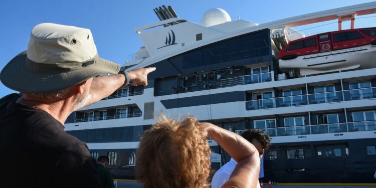 Cruceros operaron a 70% por falta de personal