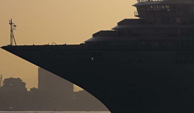 Cruceros protestan ante imposiciones y aumentos