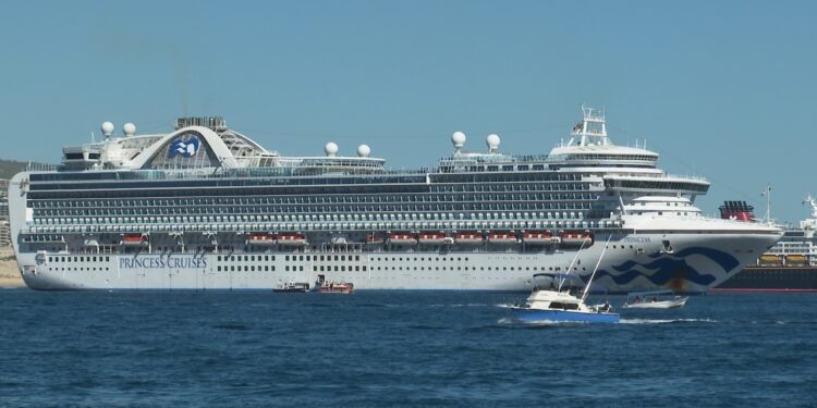 Diciembre cerrará con arribo de 100 mil cruceristas a CSL
