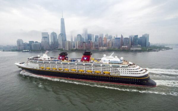 Disney Cruise Line anuncia viajes a destinos tropicales a principios de 2024