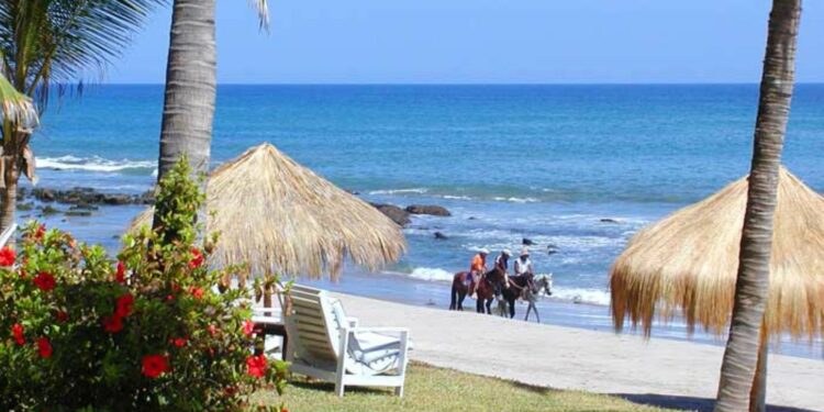 Los destinos preferidos para el verano del 2023 para los peruanos son Punta Sal, Vichayito y Máncora.